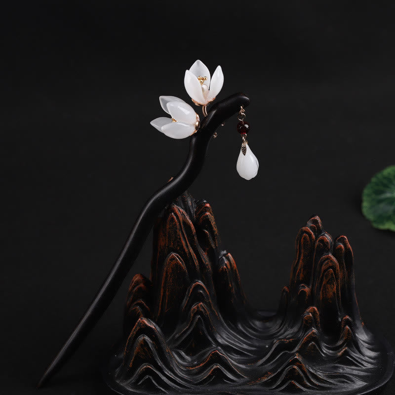 Forcina per capelli con petali di fiori di magnolia in ebano Buddha Stones