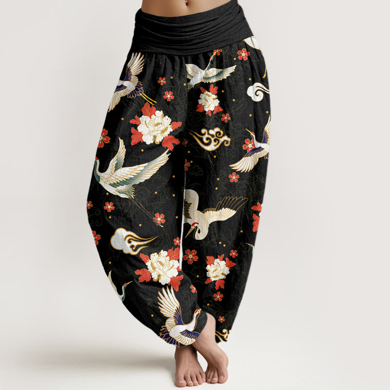 Pantaloni harem elastici in vita da donna con motivo a fiori di peonia, motivo a fiori di ciliegio, motivo casual con gru coronata rossa Buddha Stones - Nero - US22, UK/AU26, EU54 (6XL) - image 1