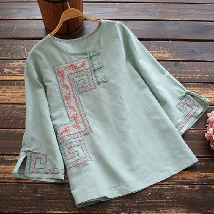 Camicia da donna in cotone e lino con maniche a tre quarti, ricamo Buddha Stones Vine e bottoni a rana