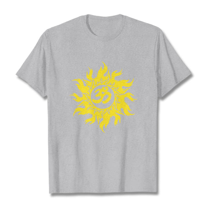 T-shirt con maglietta da sole dorata in sanscrito Buddha Stones OM Mantra - Grigio chiaro - 2XL - image 20