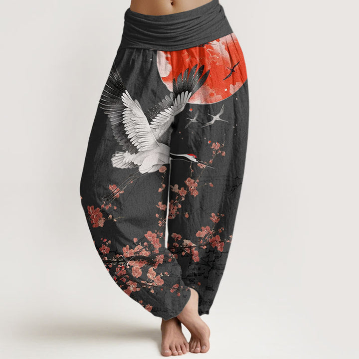 Pantaloni harem da donna con elastico in vita, motivo a gru coronata rossa, sole e fiori di prugna rossi, Buddha Stones - Nero - US22, UK/AU26, EU54 (6XL) - image 5
