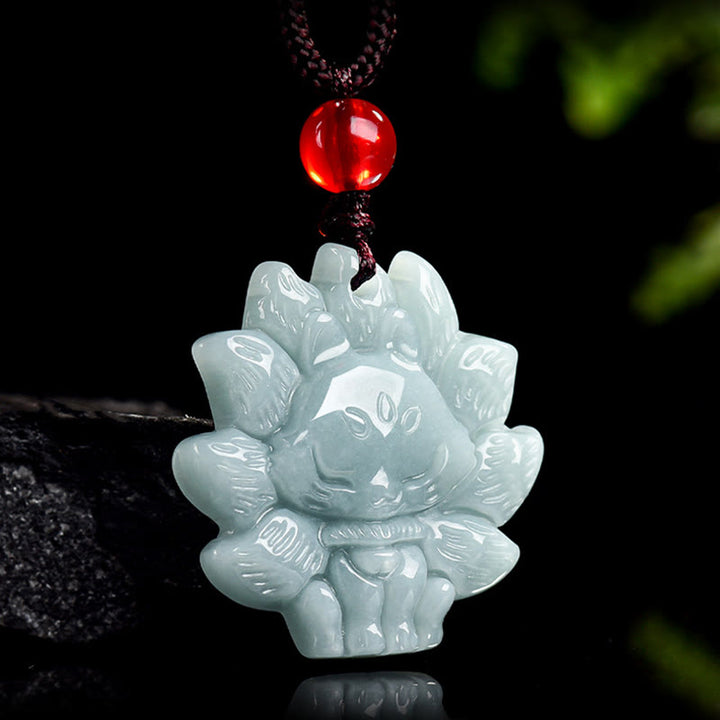 Collana con ciondolo a forma di volpe a nove code in giada verde naturale con Buddha Stones simbolo dell'abbondanza