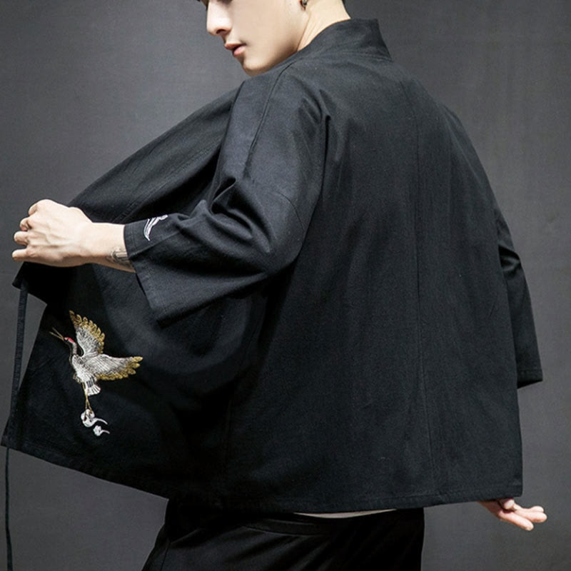 Kimono da uomo in cotone e lino con ricamo semplice di Buddha Stones, gru e nuvole. Giacca aperta sul davanti. - image 12