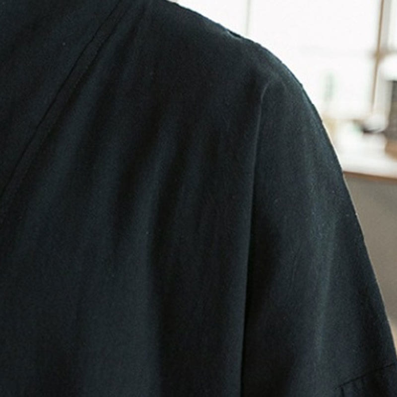 Kimono da uomo in cotone e lino con ricamo semplice di Buddha Stones, gru e nuvole. Giacca aperta sul davanti. - image 15