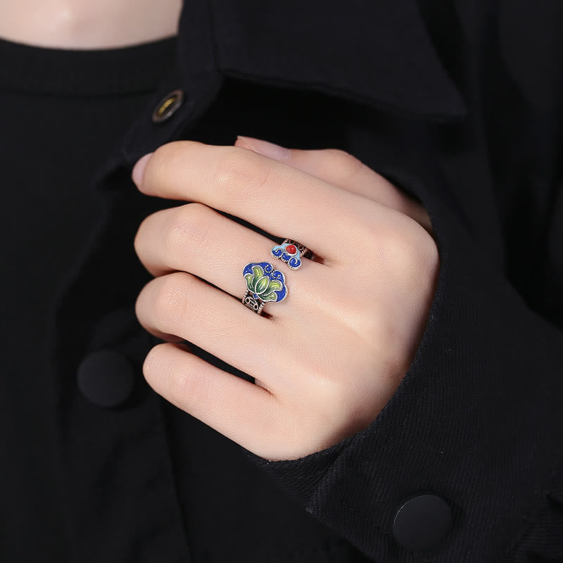 Anello regolabile con motivo a ciondoli Buddha Stones di loto, monete di rame e manico Ruyi.