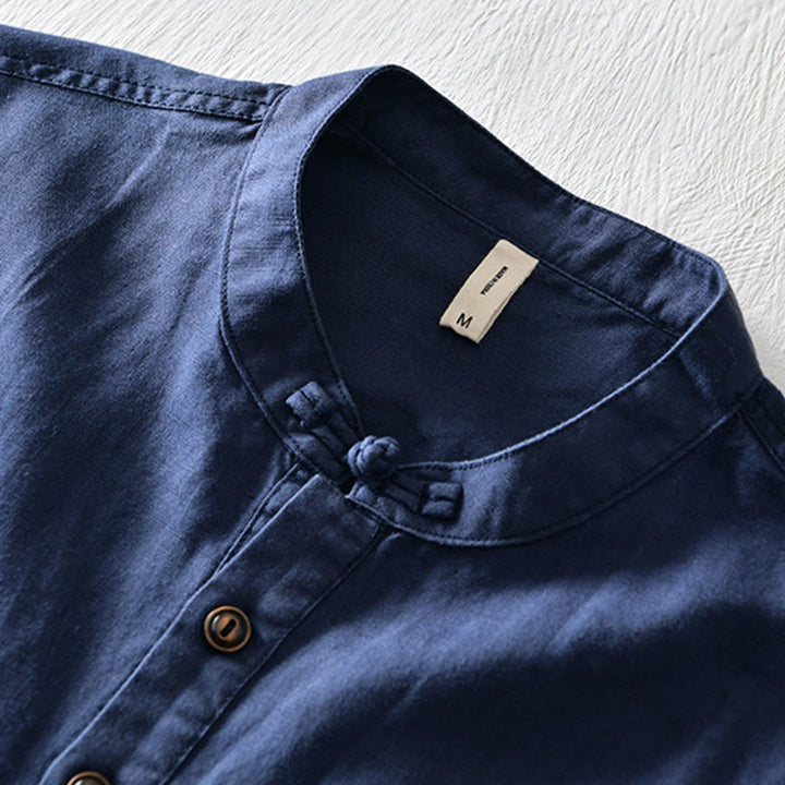 Camicia da uomo in cotone e lino a maniche corte con colletto alto, tinta unita, motivo Buddha Stones, con bottoni a metà - image 11