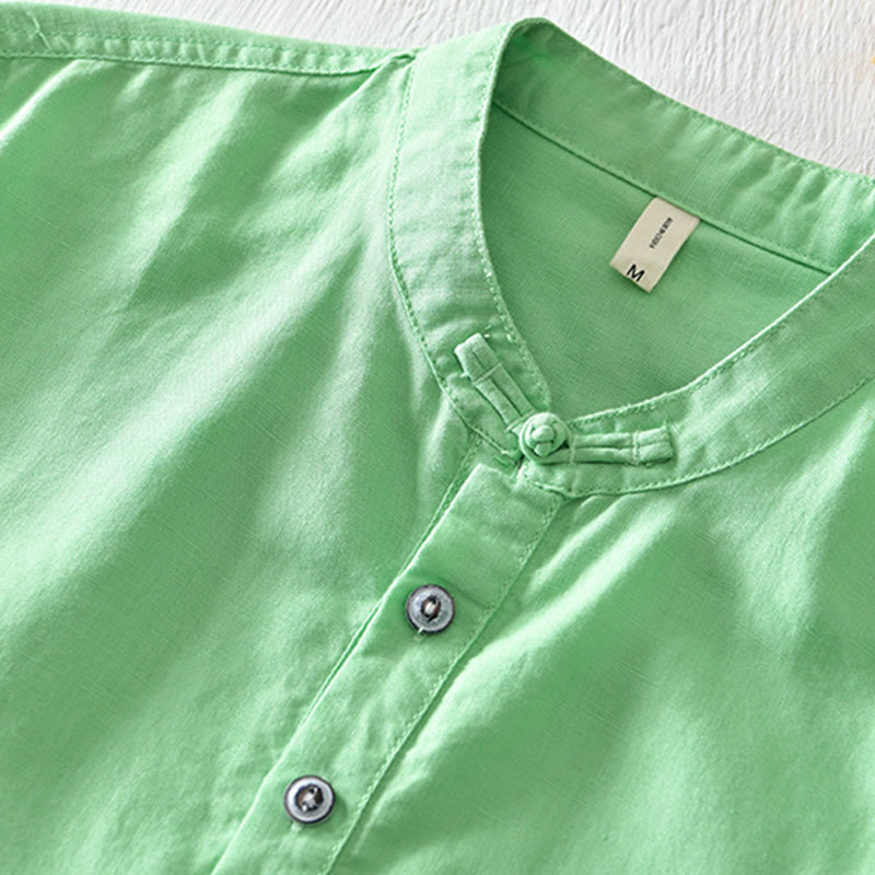 Camicia da uomo in cotone e lino a maniche corte con colletto alto, tinta unita, motivo Buddha Stones, con bottoni a metà - image 14