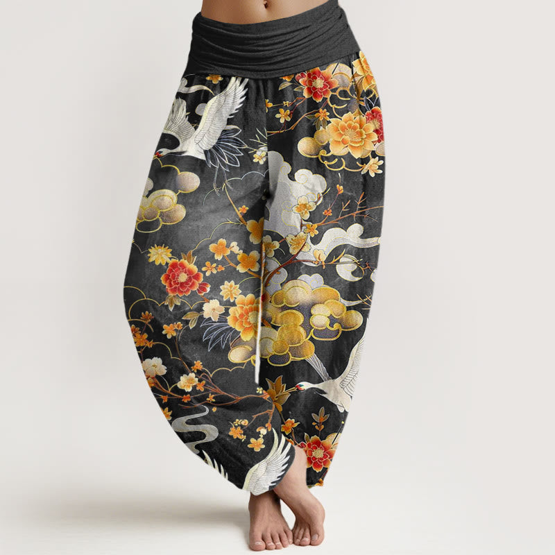 Pantaloni harem da donna con elastico in vita, motivo con Buddha Stones, nuvole di buon auspicio, gru bianche e fiori rossi - Nero - US22, UK/AU26, EU54 (6XL) - image 4