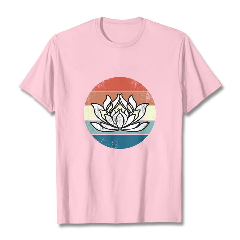 Maglietta in cotone con motivo a righe colorate Buddha Stones e loto in fiore - Rosa chiaro - 2XL - image 13