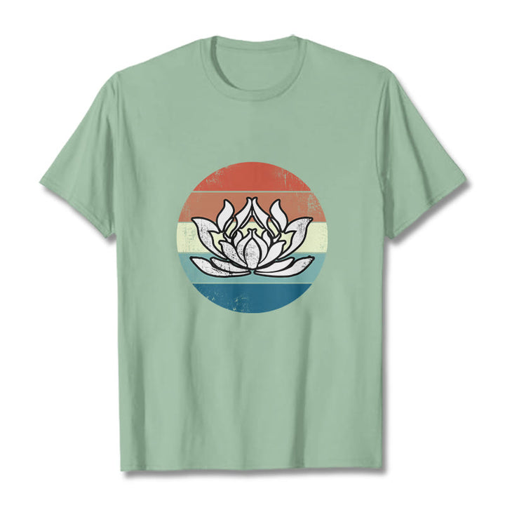 Maglietta in cotone con motivo a righe colorate Buddha Stones e loto in fiore - Verde pallido - 2XL - image 15