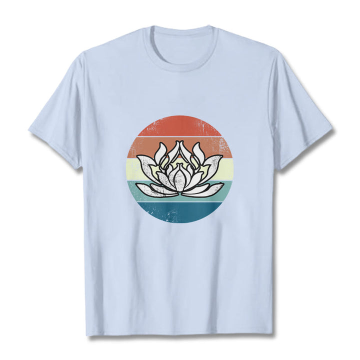 Maglietta in cotone con motivo a righe colorate Buddha Stones e loto in fiore - Ciano chiaro - 2XL - image 19