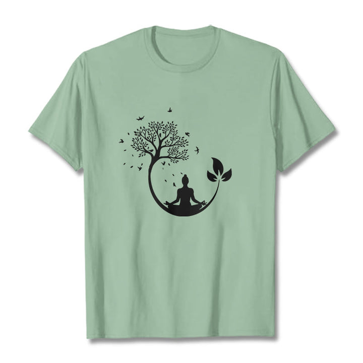 Maglietta in cotone con motivo Buddha Stones Buddha in meditazione su un albero - Verde pallido - 2XL - image 14