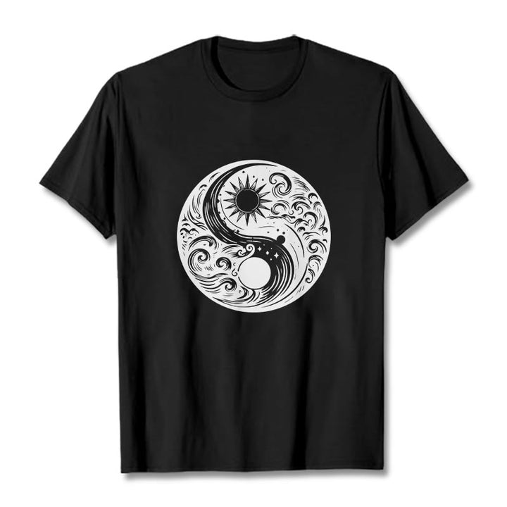 Maglietta in cotone con motivo Buddha Stones, sole, luna, onde e Yin Yang - Nero - 2XL - image 4
