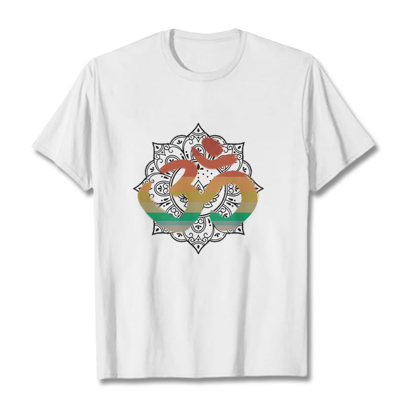Maglietta in cotone con motivo di sfondo mandala sanscrito Om Buddha Stones e sfumatura di colore - Bianco - 2XL - image 3