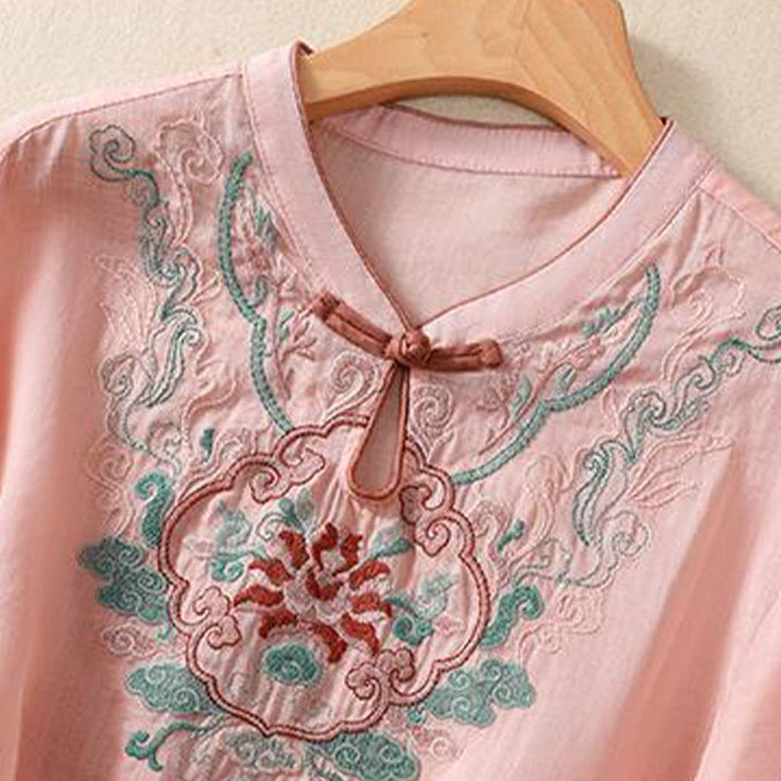 Camicia da donna in cotone e lino a mezza manica, con ricamo retrò casual e bottoni a forma di rana, motivo Buddha Stones - image 7