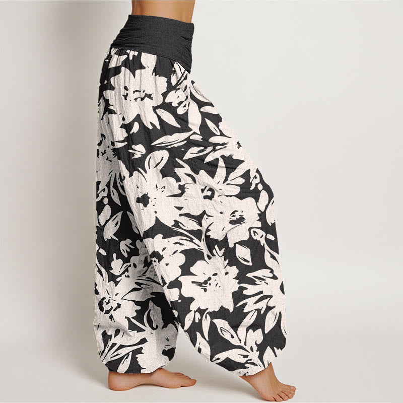 Pantaloni harem da donna con elastico in vita, modello casual con grandi fiori e fogliame lussureggiante, motivo Buddha Stones - image 2