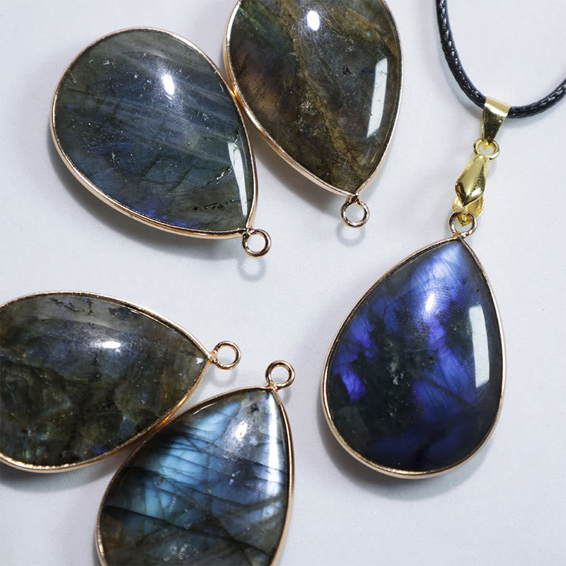 Collana con ciondolo curativo in labradorite con motivo a goccia d'acqua Buddha Stones