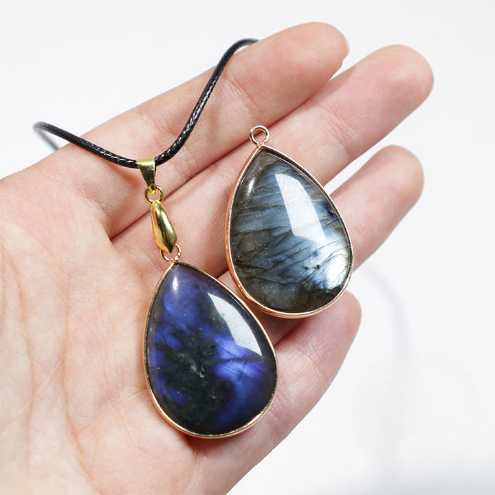 Collana con ciondolo curativo in labradorite con motivo a goccia d'acqua Buddha Stones