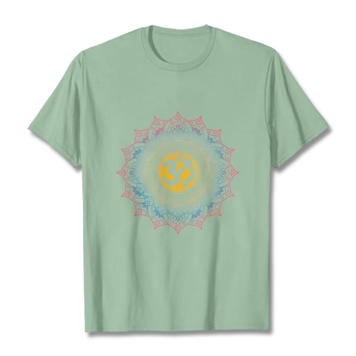 Maglietta con motivo Mandala OM Buddha Stones in sfumatura di colore - Verde pallido - 2XL - image 15