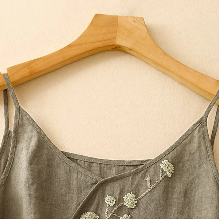 Gilet senza maniche da donna con ricamo etnico e design asimmetrico a Buddha Stones. - image 2