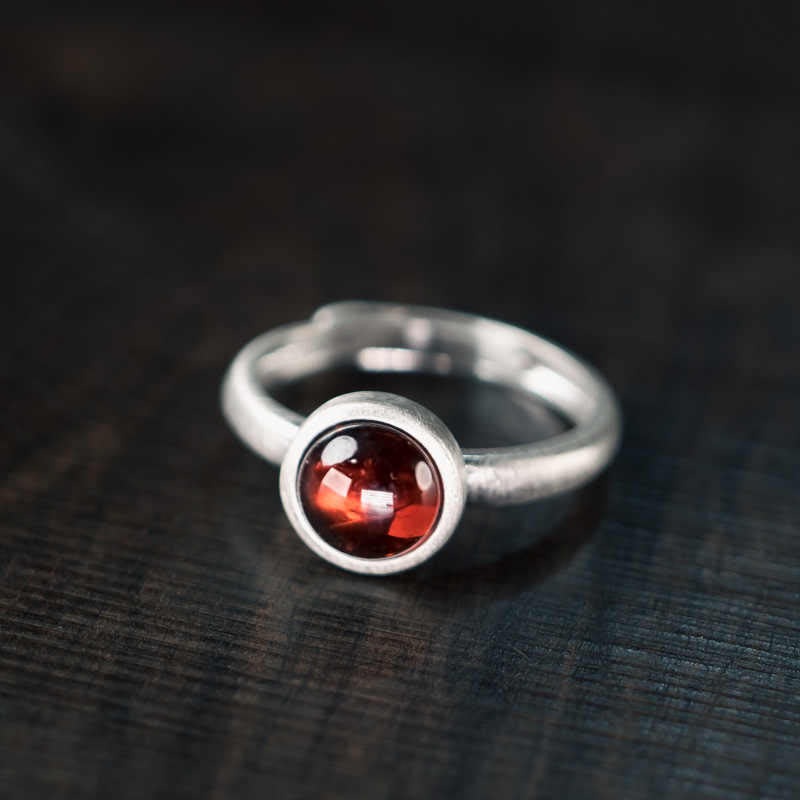 Anello di protezione regolabile in argento sterling 925 con granato naturale Buddha Stones - Granato (regolabile) - image 0
