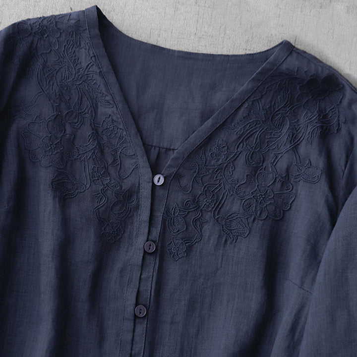 Camicia da donna a maniche corte in cotone con ricamo artistico a tinta unita e bottoni frontali, con motivo Buddha Stones. - image 27