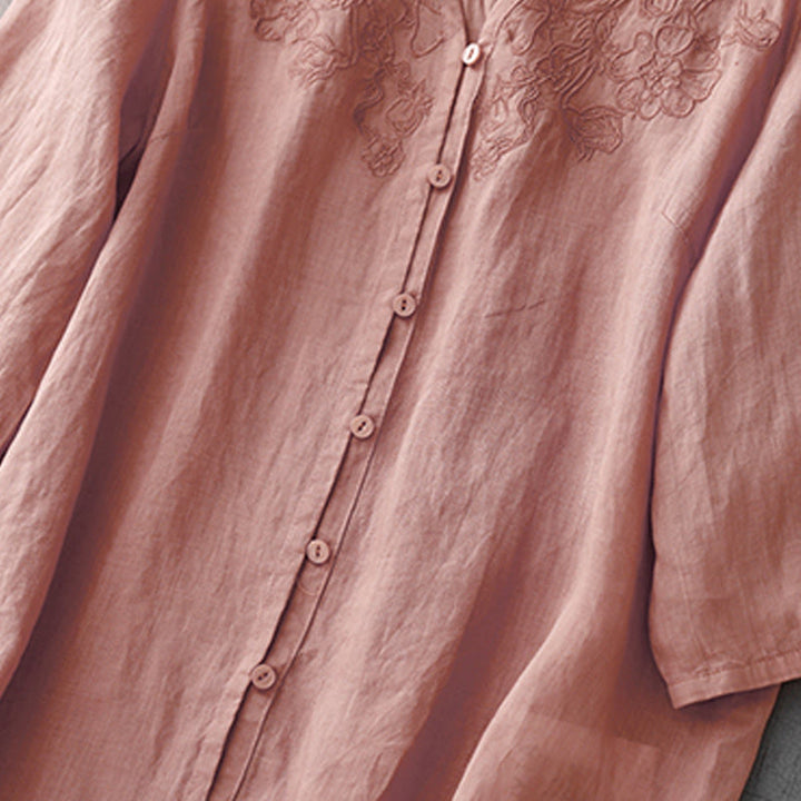 Camicia da donna a maniche corte in cotone con ricamo artistico a tinta unita e bottoni frontali, con motivo Buddha Stones. - image 8