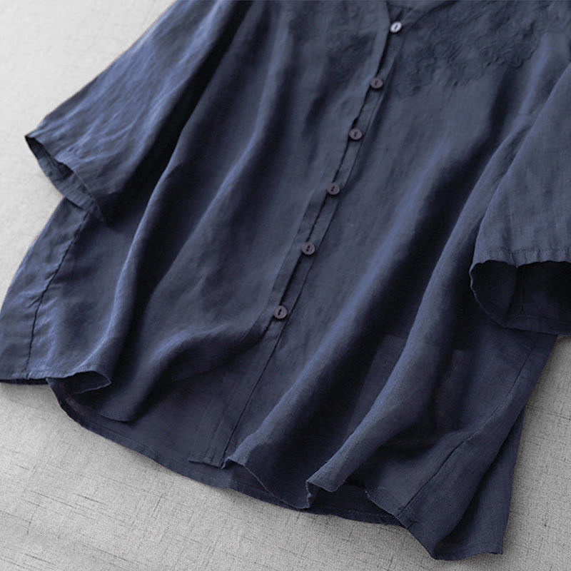 Camicia da donna a maniche corte in cotone con ricamo artistico a tinta unita e bottoni frontali, con motivo Buddha Stones. - image 24