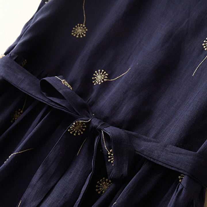 Abito midi in cotone senza maniche con stampa Buddha Stones blu notte, design allacciato e tasche - image 5