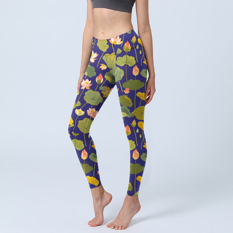 Leggings da palestra con stampa di Buddha Stones , fiori di loto rosa e bianchi, modello di foglie di loto, pantaloni da yoga da donna - Blu scuro - US18, UK/AU22, EU50 (4XL) - image 1