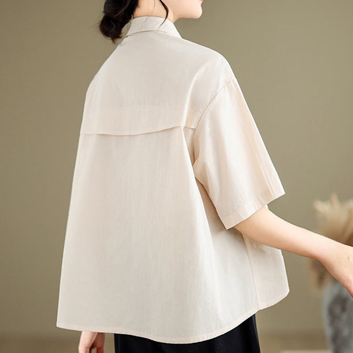 Camicia casual da donna in cotone con maniche corte, colletto alto, bottoni, motivo a meduse ricamato Buddha Stones