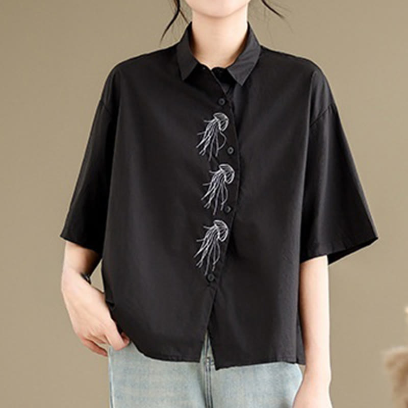 Camicia casual da donna in cotone con maniche corte, colletto alto, bottoni, motivo a meduse ricamato Buddha Stones