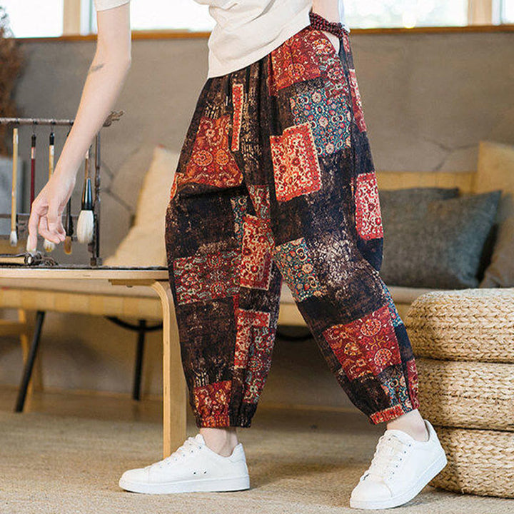 Pantaloni harem da uomo alla caviglia con tasche e motivo patchwork a quadrati Buddha Stones per l'estate. - image 5