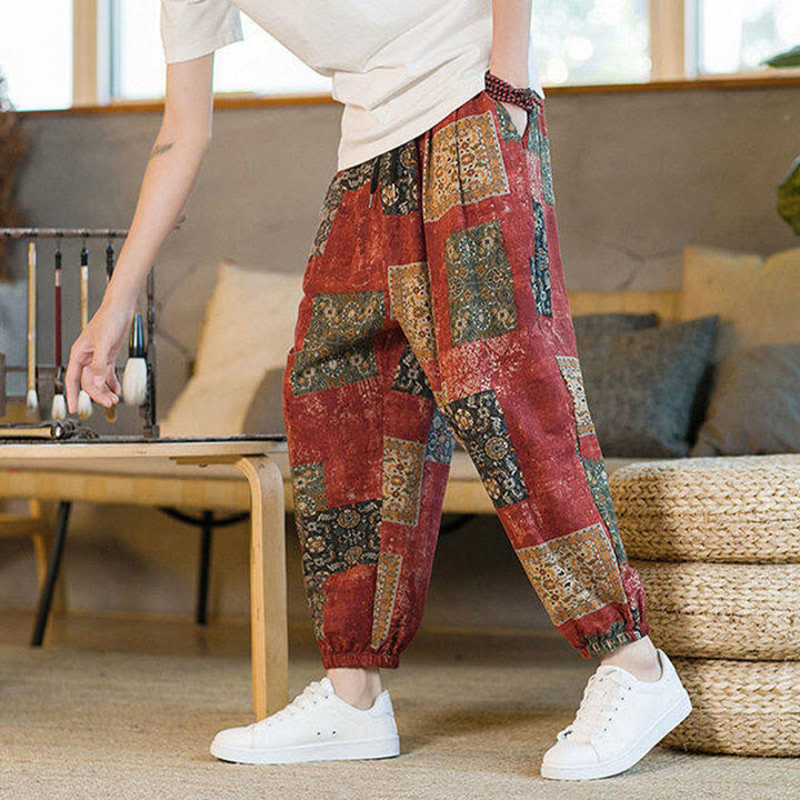 Pantaloni harem da uomo alla caviglia con tasche e motivo patchwork a quadrati Buddha Stones per l'estate. - image 14