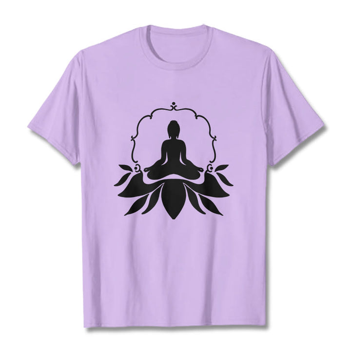 Maglietta Buddha Stones, Buddha in meditazione seduto sull'erba - Prugna - 2XL - image 17