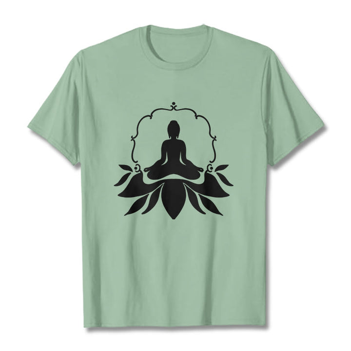 Maglietta Buddha Stones, Buddha in meditazione seduto sull'erba - Verde pallido - 2XL - image 14