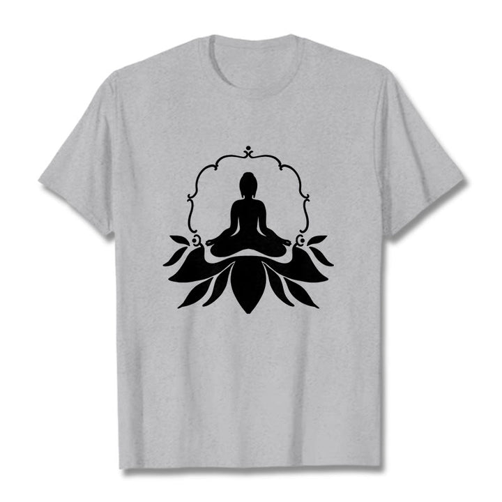 Maglietta Buddha Stones, Buddha in meditazione seduto sull'erba - Grigio chiaro - 2XL - image 19