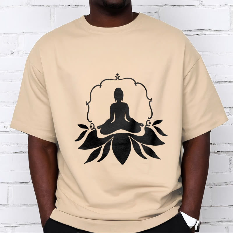 Maglietta Buddha Stones, Buddha in meditazione seduto sull'erba - image 9