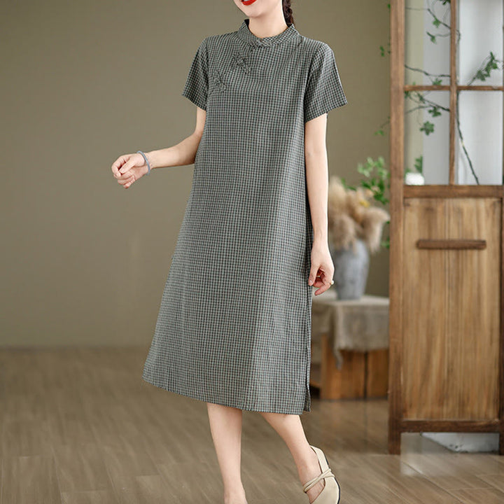 Abito midi cheongsam migliorato in cotone e lino con motivo a rana, maniche corte e bottoni a forma di Buddha Stones - image 11