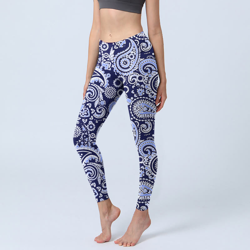 Leggings da palestra con stampa di fiori di anacardi viola e blu Buddha Stones, pantaloni da yoga da donna - Ardesia blu medio - US18, UK/AU22, EU50 (4XL) - image 1