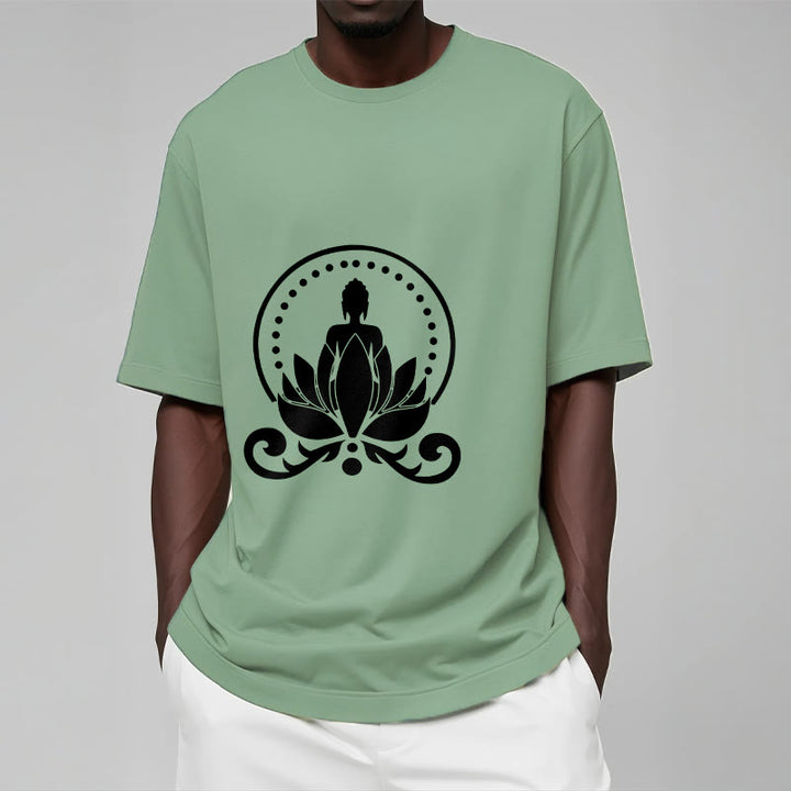 Maglietta Buddha Stones Meditation Buddha seduto su un fiore di loto - image 15