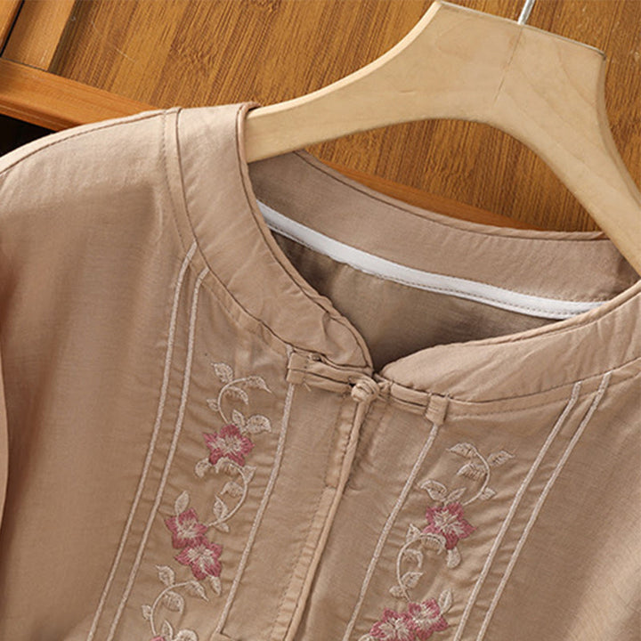 Camicia da donna in cotone e poliestere con colletto alto, manica corta, con bottoni a rana e ricamo Buddha Stones - image 4