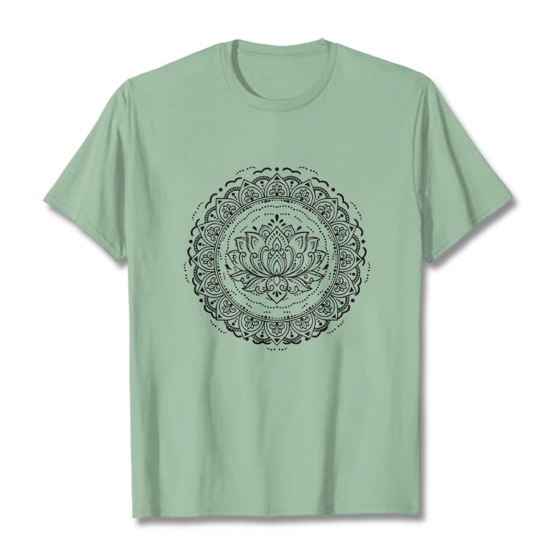 Maglietta con motivo a fiori di loto e mandala con Buddha Stones - Verde pallido - 2XL - image 14