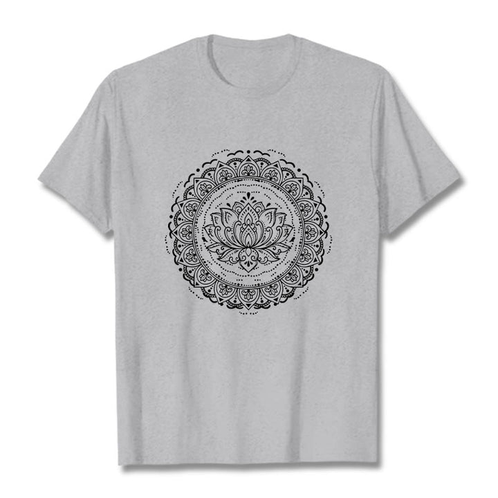 Maglietta con motivo a fiori di loto e mandala con Buddha Stones - Grigio chiaro - 2XL - image 19
