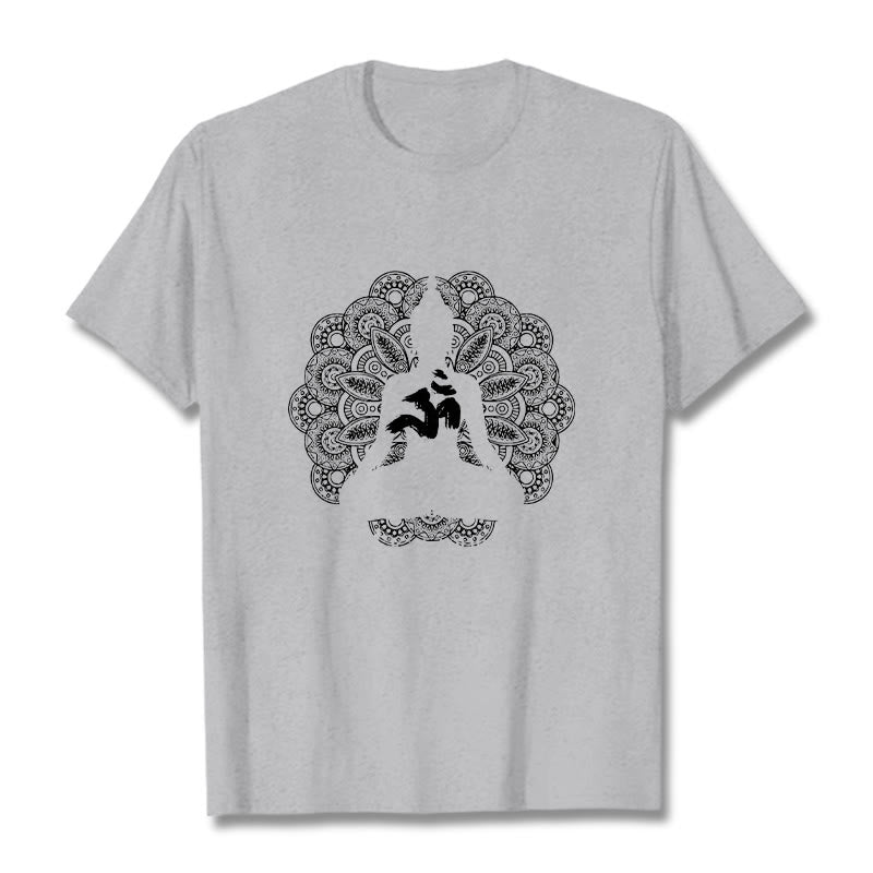 Maglietta con motivo a mandala con simbolo Om Buddha Stones in colori puri - Grigio chiaro - 2XL - image 20