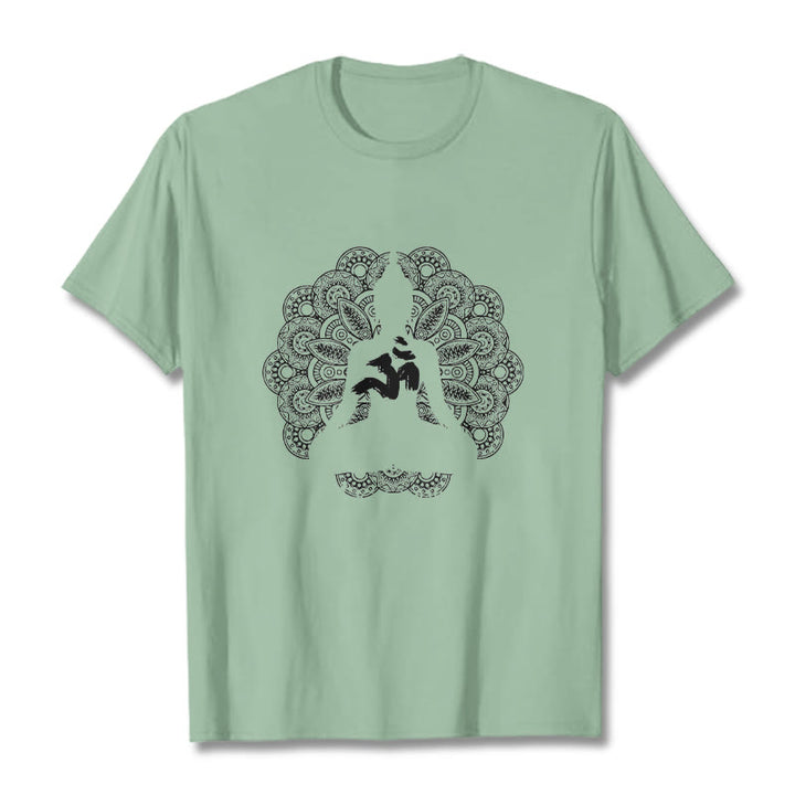 Maglietta con motivo a mandala con simbolo Om Buddha Stones in colori puri - Verde pallido - 2XL - image 15