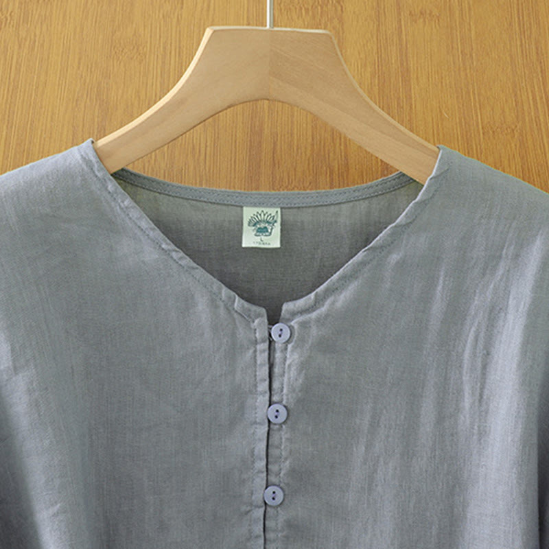 Camicia da donna a maniche corte con scollo a V e bottoni a tinta unita con motivo Buddha Stones. - image 22