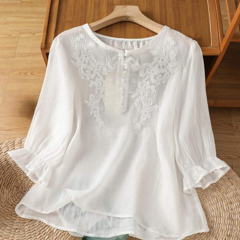 Camicia da donna con scollo rotondo e maniche a tre quarti, ricamata con fiori e viticci Buddha Stones. - Bianco - US12, UK/AU16, EU44 (2XL) - image 9