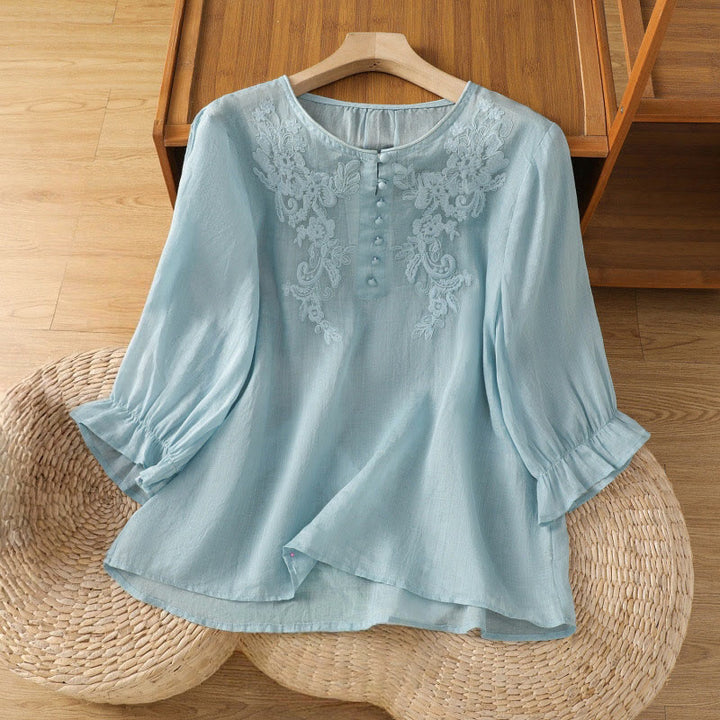 Buddha Stones Camicia da donna in cotone con maniche a tre quarti, scollo rotondo e bottoni ricamati a fiori - Azzurro chiaro - US12, UK/AU16, EU44 (2XL) - image 25