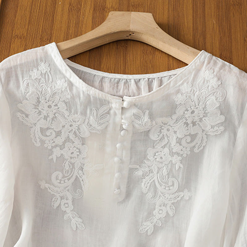 Buddha Stones Camicia da donna in cotone con maniche a tre quarti, scollo rotondo e bottoni ricamati a fiori - image 11